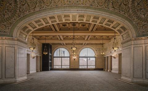 Old style decorative room with arch windows