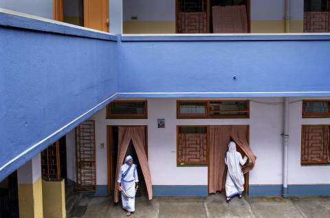 Nuns walking in a missionary in Kolkata